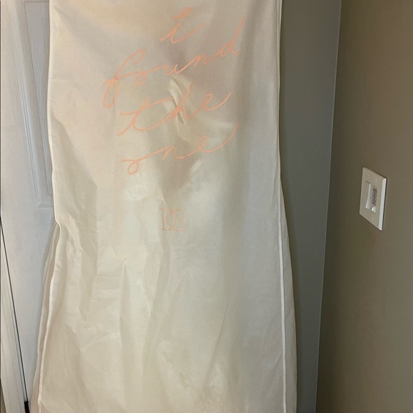 Wedding dress size 6 new with tags - Picture 12 of 15